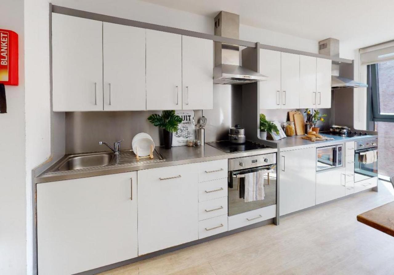For Students Only Private Bedrooms With Shared Kitchen And Studios At Iq Haywood House In London Exterior foto
