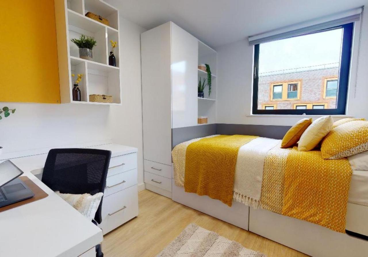 For Students Only Private Bedrooms With Shared Kitchen And Studios At Iq Haywood House In London Exterior foto